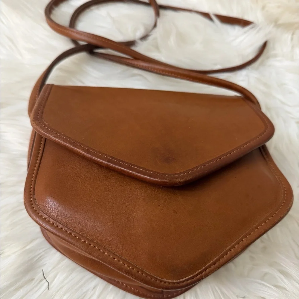 Vtg Coach Megan Tan Leather Crossbody Bag